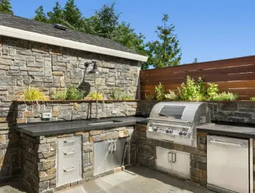 outdoor kitchen contractors